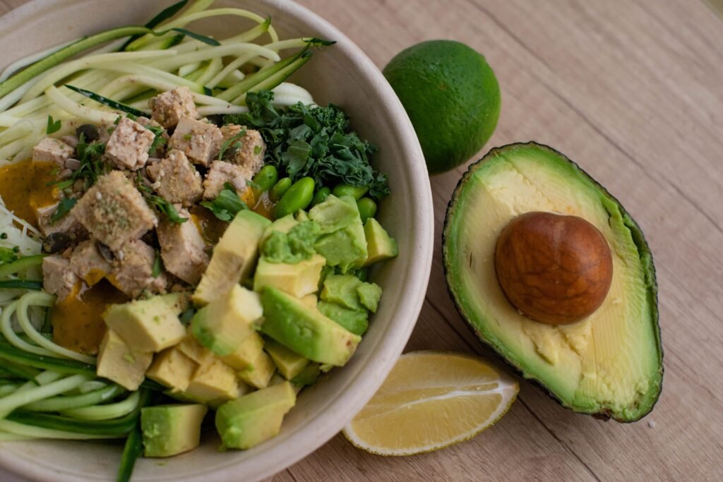 Balanced meal containing vegetables, protein and fibre-rich foods.