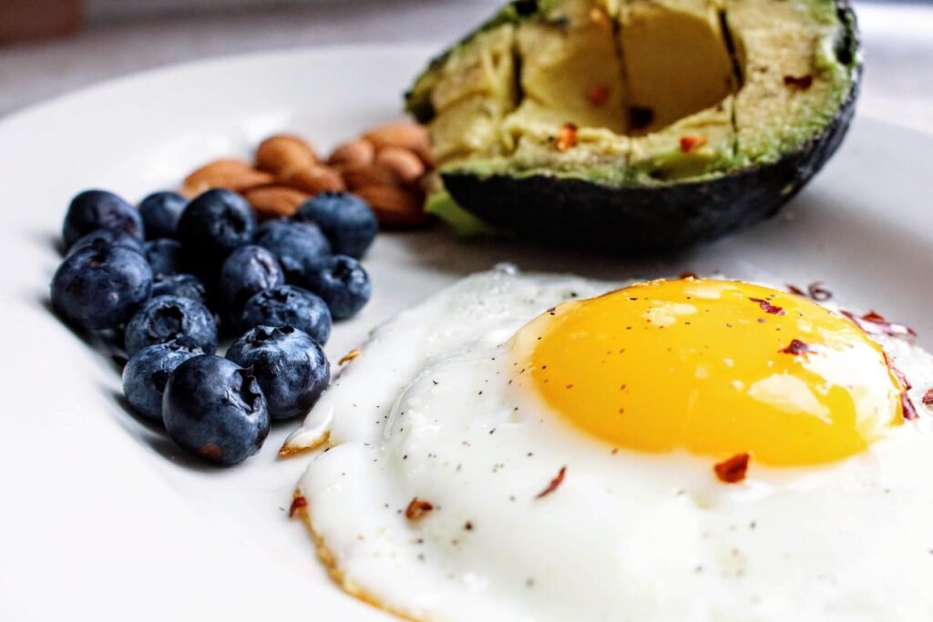 A healthy breakfast includes protein, fibre and healthy fats.